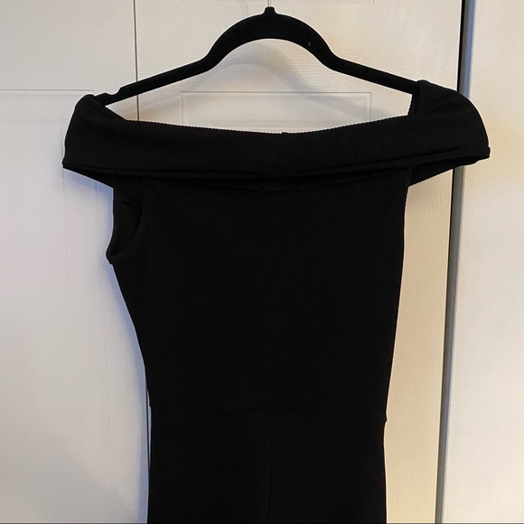 FashionNova off the shoulder jumpsuit - Picture 4 of 5